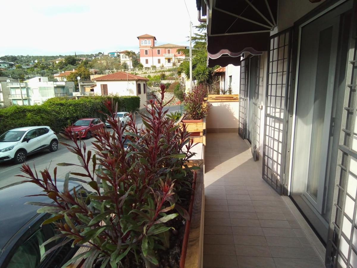 Big Mama Jungle Rooms Terracina Exterior photo
